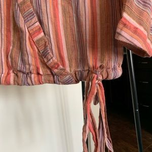 Mid sleeve front tie top